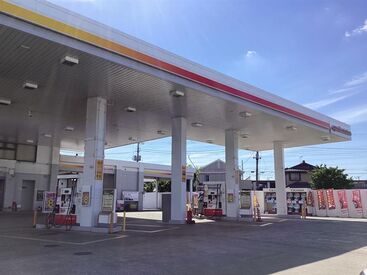 アポロステーション セルフ貝塚SS (出光リテール販売株式会社) 専用の用具があるので…
⇒手作業は少なめでほどよい運動に◎
働くうちに洗車のコツも身につきます！