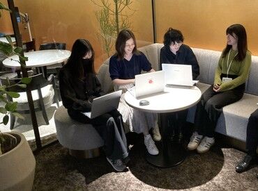 未経験の方も、ブランクがある方も◎
請求書の確認やデータ入力、書類整理など
お仕事は丁寧にお教えします♪