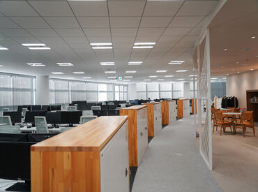 昨年3月に移転したばかり!
快適&とってもキレイなオフィス★