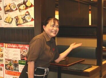 テスト期間や学校行事など…
休み希望が取りやすい♪
代わりの方はお店側が探してくれる◎
助け合える職場環境ですよ★