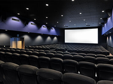 TOHOシネマズ 六本木ヒルズ ★対面面接、ありません！★
WEB応募→録画面接→電話面接と
採用まで"オンライン上"で完結♪
履歴書も不要なのも嬉しい◎