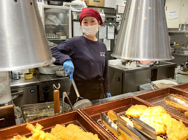 お客様を笑顔にさせるのは、まず自分たちから！「明るく元気に」がモットーの楽しいお店です◎