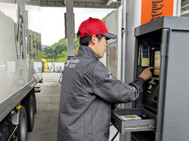 ＜楽しさ＞&＜働きやすさ＞重視の方にもオススメ！
幅広い年代のSTAFFが活躍中♪
――まずは【【お試し短期スタート】】で★
