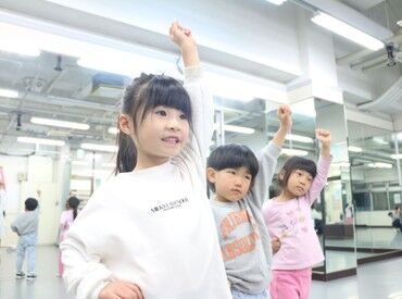 イトマンスイミングスクール名張【110】 子どもたちと楽しくダンス♪
成長も感じられてやりがいのあるお仕事です☆