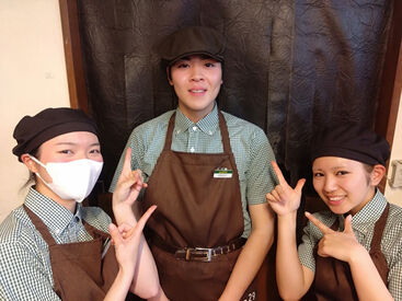 メニューはタブレットでお客様が注文
「初めてのアルバイト」だったスタッフも多数活躍中★