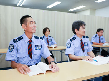 地元で40年以上の実績がある安定企業！
働きやすい職場環境で、
30年以上働いているベテランスタッフも多数活躍しています◎