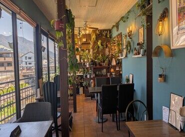 パティスリー ジョリーフィス ~+.* オシャレなスイーツカフェで働こう*.+~♪
主婦(夫)さん活躍中！
スタッフもお客様も優しくて未経験の方も安心してスタート