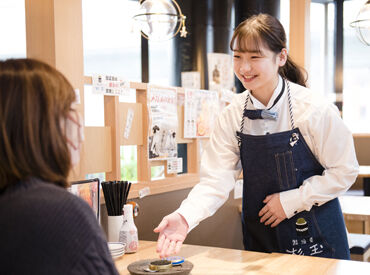 まずは元気に”いらっしゃいませ”が言えたらOK◎
分からないことがあれば何でも先輩へ相談してくださいね!