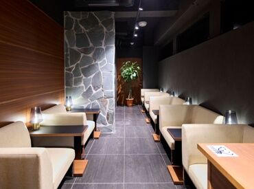 落ち着いた空間で、ゆったりと働ける職場。
忙しすぎない環境だから、丁寧に接客したい方にぴったりです