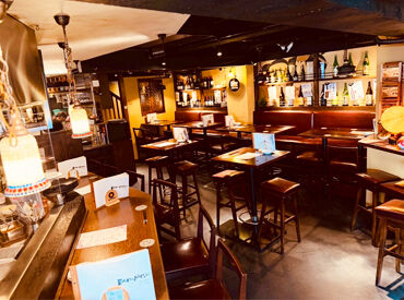 ”お洒落なバル”だけじゃない魅力が沢山！
ひとりでも大人数でも入りやすい
とってもあったか～いお店なんです♪