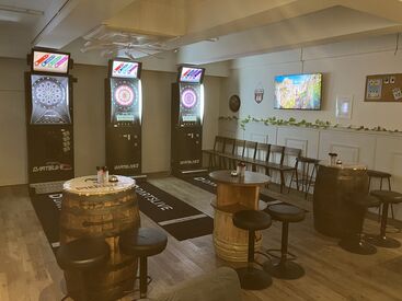 おしゃれ全部OK！
髪型・髪色・ピアス・ネイル・ヒゲ自由だから、
個性を活かして働けます♪