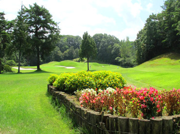 ★無料でプレイ可能！
ゴルフ好きな方はもちろん、未経験の方も大歓迎！
残業もほぼありません！