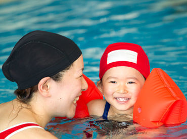 スウィン高崎スイミングスクール ＼大学生～主婦(夫)さんまで大歓迎／
研修やマニュアルもあるので未経験の方でも始めやすい♪
お友達との応募も大歓迎◎
