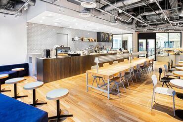 DEAN & DELUCA CAFE（ディーンアンドデルーカカフェ）新百合丘OPA店 研修やフォロー体制もばっちりなので、
すぐにお仕事にもなれます◎