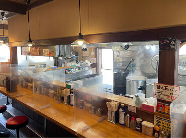 △横浜ラーメンとんこつやいわき店の店内イメージです♪
ゆっくりお店の雰囲気に慣れていってください◎