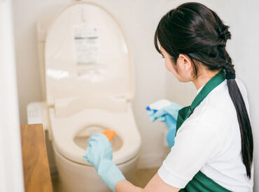 女子トイレ清掃及び巡回清掃があります。
※写真イメージ