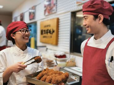 まずは商品を笑顔でお渡しできればOKです♪
難しいことはありませんので、初めての方でも安心して作業していただけます！