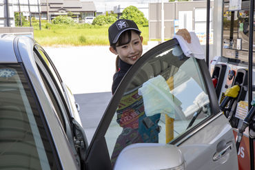 宇佐美ガソリンスタンド 171号大山崎店(出光)　/127071sy 10代～50代の幅広い年齢の方が活躍中です！