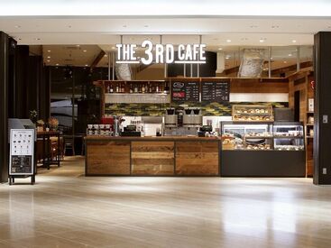 THE 3RD CAFE by Standard Coffee ▼バリスタ研修でスキルUP!!
コーヒーやエスプレッソの淹れ方から、
ラテアートまで仕事を通じて色々な経験が積める♪