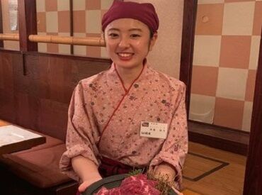 黒毛和牛焼肉 松屋 箕面店 焼肉屋さんならでは！
お誕生日には、お祝いの品としてお肉をプレゼントしています★
普段頑張ってくれてる皆さんへお祝いです◎