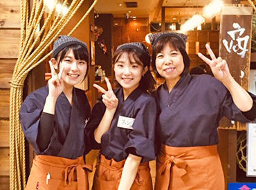 尾道ラーメン＆居酒家とりかわ権兵衛 ▲同時募集店舗「きたまえ」のスタッフです！
こちらも尾道駅すぐの好立地！
副業や学校などとの両立もできます◎