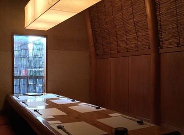 神楽坂・飯田橋駅から徒歩5分にある、
築30年を超えた一軒家をリノベーションした料理店