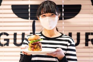 SHOGUN BURGER　浅草店 オシャレ店内×絶品ハンバーガーで
お客様をおもてなし♪
まかないも自慢の美味しさです！！