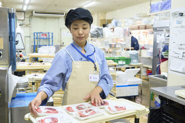 ピアゴ新城店 学生・フリーター・主婦さん活躍中◎
柔軟シフトで無理なくお仕事しませんか♪
※制服は一例です