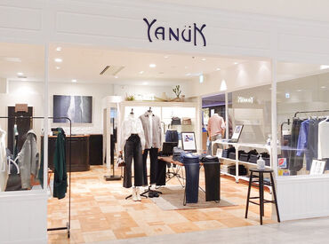 YANUK  京都店 『服/ファッション/デニムが好き!』
『憧れのブランドです!』
『駅チカだから』など志望動機は自由♪
ご応募お待ちしています◎