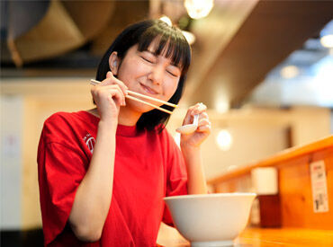 ファンも多い"つじ田"の絶品つけ麺が
まかないで食べられちゃう◎
1度食べるとハマること間違いなし！