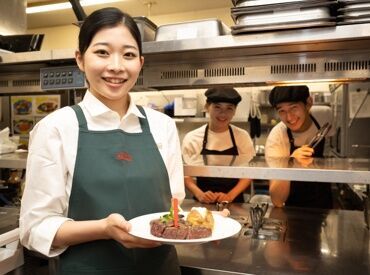 子ども~大人まで楽しめる空間だからこそ、
未経験から始める方でも安心して働けます♪
★チームワークバッチリの職場です★