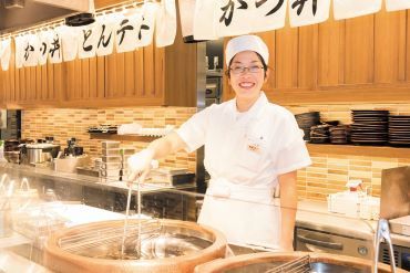 豚屋とん一 イオンモール橿原店［111113］ 揚げたてサクサクとんかつの定食と丼のお店。揚げ物調理が苦手な方もイチから丁寧にお教えします!!