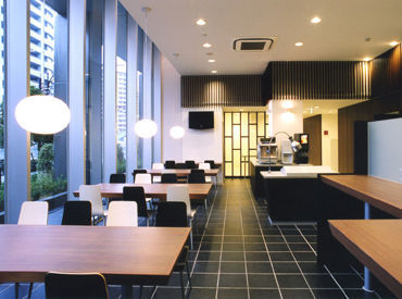 R&Bホテル京都四条河原町 ＼日勤のみ♪／
9：00～17：30の時間の募集で…
夜勤や日をまたぐ仕事なし♪
昼間の時間帯で働きたい方に◎