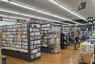 BOOKOFF　延岡平原店 ＼経験や知識はなくてOK！／
商品のこともバイトを通して自然と身につきます♪
バイトデビューやブランクさんにオススメ◎