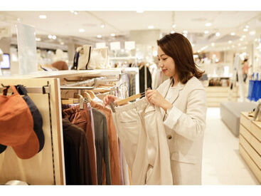 Store タカシマヤゲートタワーモール店 ★人気の≪URBAN RESEARCH Store≫NEWSTAFF募集中★
自社レーベルやインポートブランドも充実!
『アパレルで働きたい』ならココ!