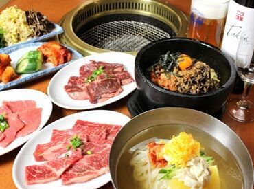 焼肉山河　田端店 未経験OK！
バイトデビューの方もご安心★
優しい先輩スタッフが1から丁寧に
教えます♪