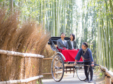 えびす屋　嵐山總本店 美しい京都の景色の中をご案内★
他府県出身のスタッフもたくさん活躍しています！
ぜひお気軽にご連絡ください◎