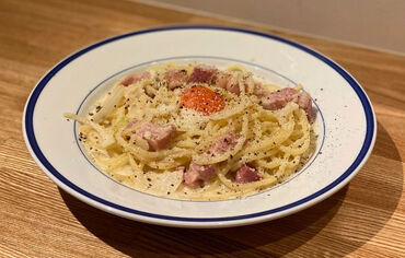 ＼スタッフに大好評／
メニューから選んでOK
絶品パスタが300円で食べられます♪