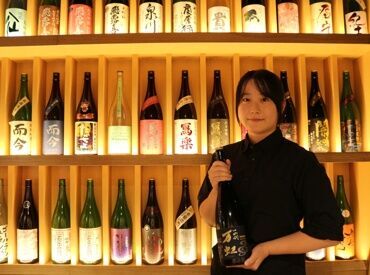 ぬる燗佐藤 銀座 レア日本酒も並んでる圧巻の店内！
「日々知識が身に付くのを実感できて楽しいです◎」
ｂｙ入社後に日本酒にハマったスタッフ