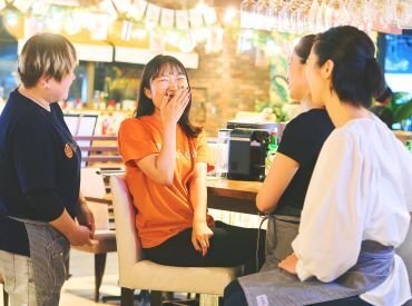 韓韓市場 品川グランパサージュ店 ≪Staffは？≫
K-POPや韓流ドラマ、韓国料理が大好きなど…
学生～主婦さんまで幅広く活躍中＊
同じ趣味でワイワイ盛り上がろう!