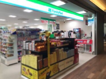 ファミリーマート サクラマチ店 バスターミナル直通で通勤便利♪
サクラマチクマモト２Fにあるから
勤務終わりに買い物も◎