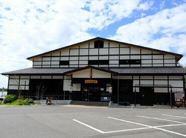 長命寺温泉 天葉の湯 ＼滋賀県随一のラジウム温泉入り放題／
当館自慢の”7種類”の温泉が【無料】ではいれる！
※勤務日以外も利用OK♪