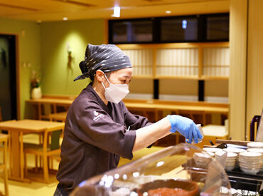 ＼うれしいスタッフ特典／
休憩中or仕事終わりは
バランスの取れた美味しいご飯が100円で食べられる♪
働きながら食費の節約に◎