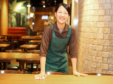 カフェミラノ　京成千葉駅前店 憧れのカフェバイト、始めませんか？
コーヒーの種類や香りなど…
いろんな知識も身につきますよ♪