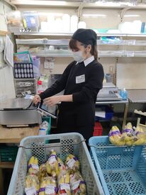 食鮮館タイヨー　高松店 高校生～主婦、フリーターまで幅広く活躍中！
仕事帰りにそのまま夕飯の買い物もできるので、
とっても便利です★