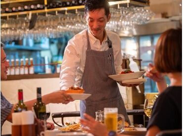 イタリア食堂TOKABO 田町センタービル店 ＼ホールスタッフ大募集／
ランチ・ディナーの時間帯、
ご希望のシフトで勤務可能です♪
WワークOK！短時間・扶養内勤務も可能◎