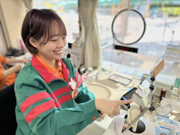 浜名湖パルパル　(勤務地：旧西区舘山寺町) ＼柔軟シフト◎／
学業やプライベート、ご家庭と
無理なく両立して働くことができます！