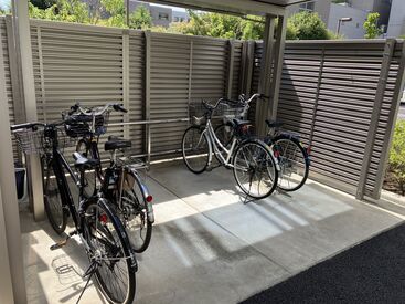 ＼自転車・バイク通勤OK／
駐輪場・駐車場があります！
公共交通機関を使わずに通勤できます！