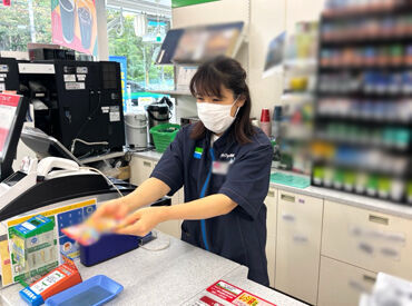 ファミリーマート 吹田五月が丘北店 住宅街にある穏やかな吹田五月が丘北店で、コンビニバイトを始めませんか♪
当店ならではの商品もあるんです！