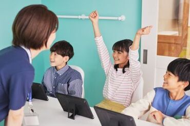 プログラミング教育 HALLO Kids Duo 姫路南 【未経験歓迎】必要なのはPCスキルよりも子ども達の背中を押してあげる「リード力」♪主婦、大学生～社会人スタッフまで活躍中！